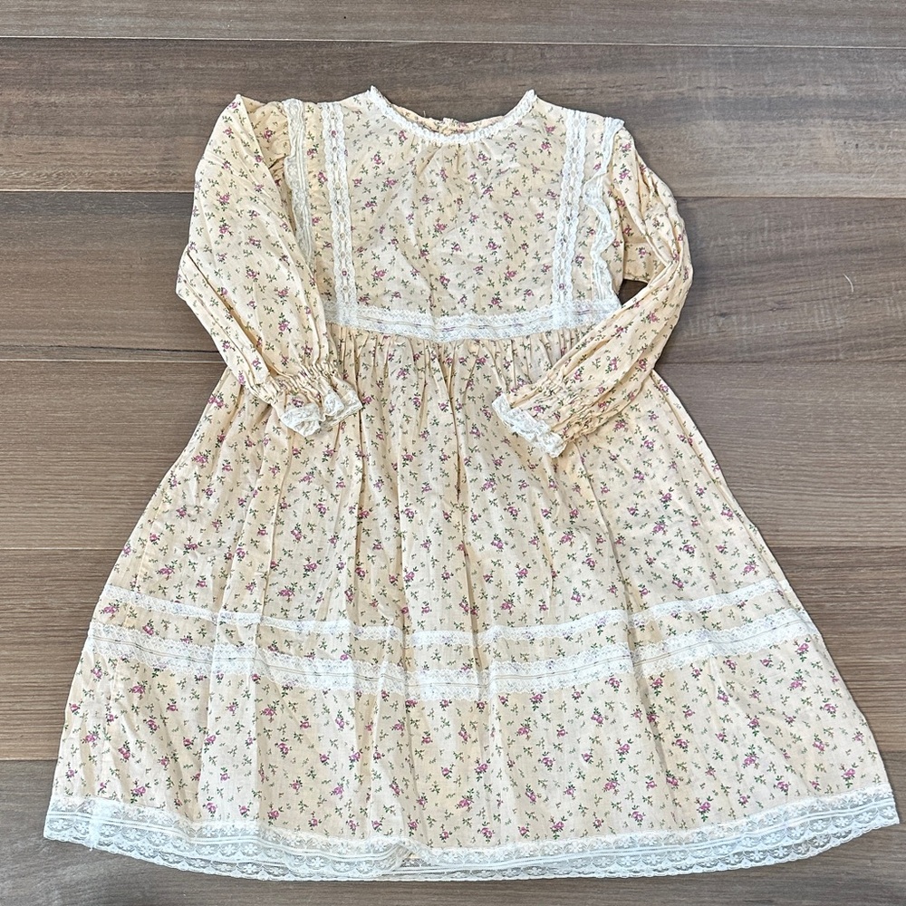 Charming Floral Long Sleeve Kids Dress
